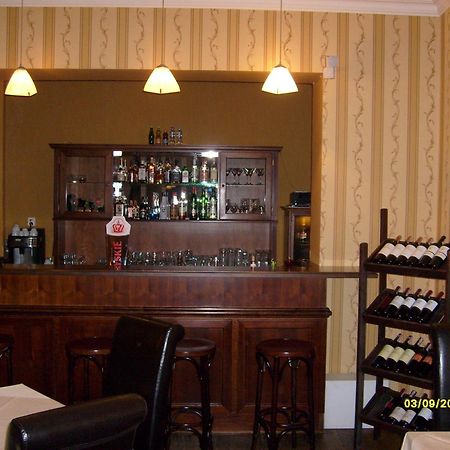 Pensjonat - Restauracja Zolty Domek Szczecinek Buitenkant foto